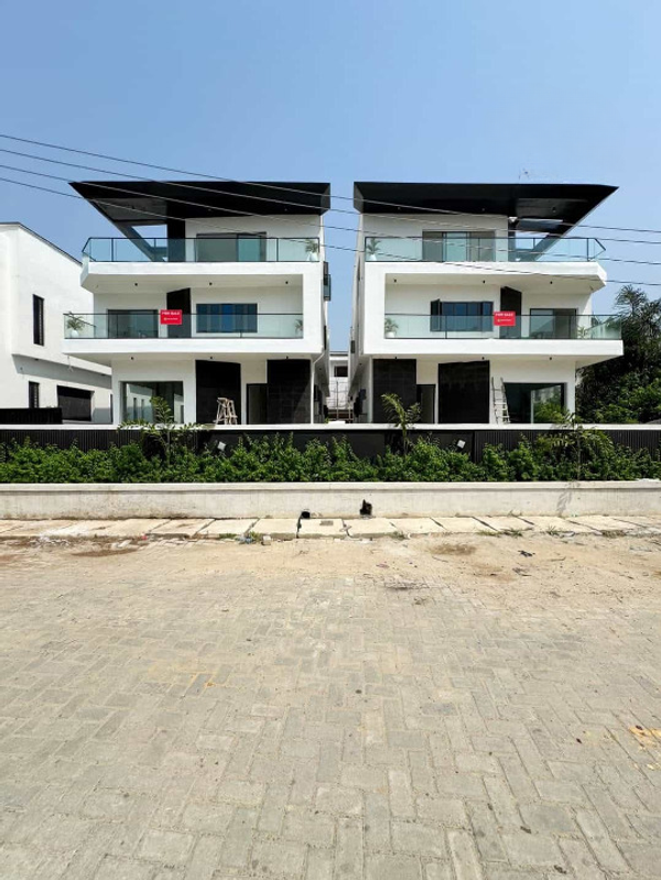 Five bedroom detached duplex (473ikota) in Ikota