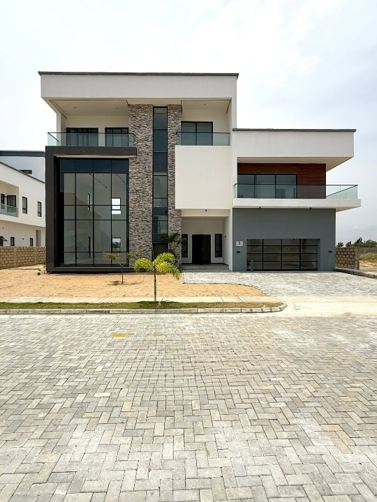 Magnificient five bedroom fully detached duplex (828lekki)