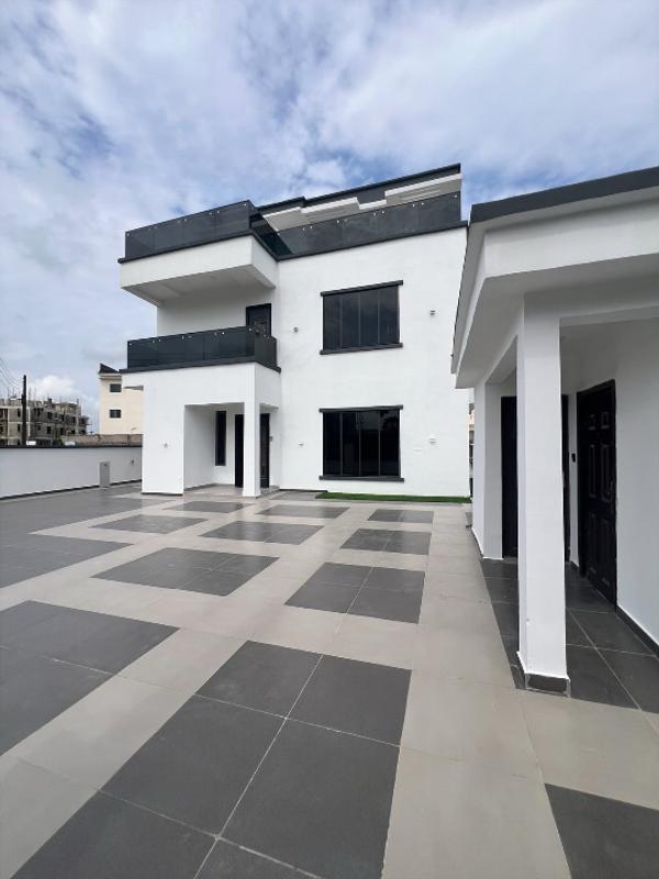 Five bedroom fully detached duplex in Osapa