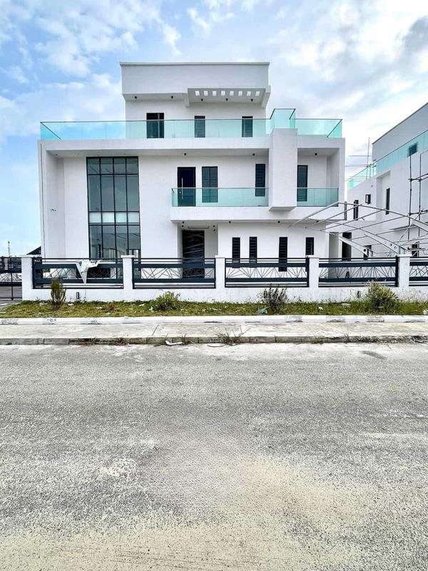Newly built five bedroom detached duplex (206ajah) in Ajah