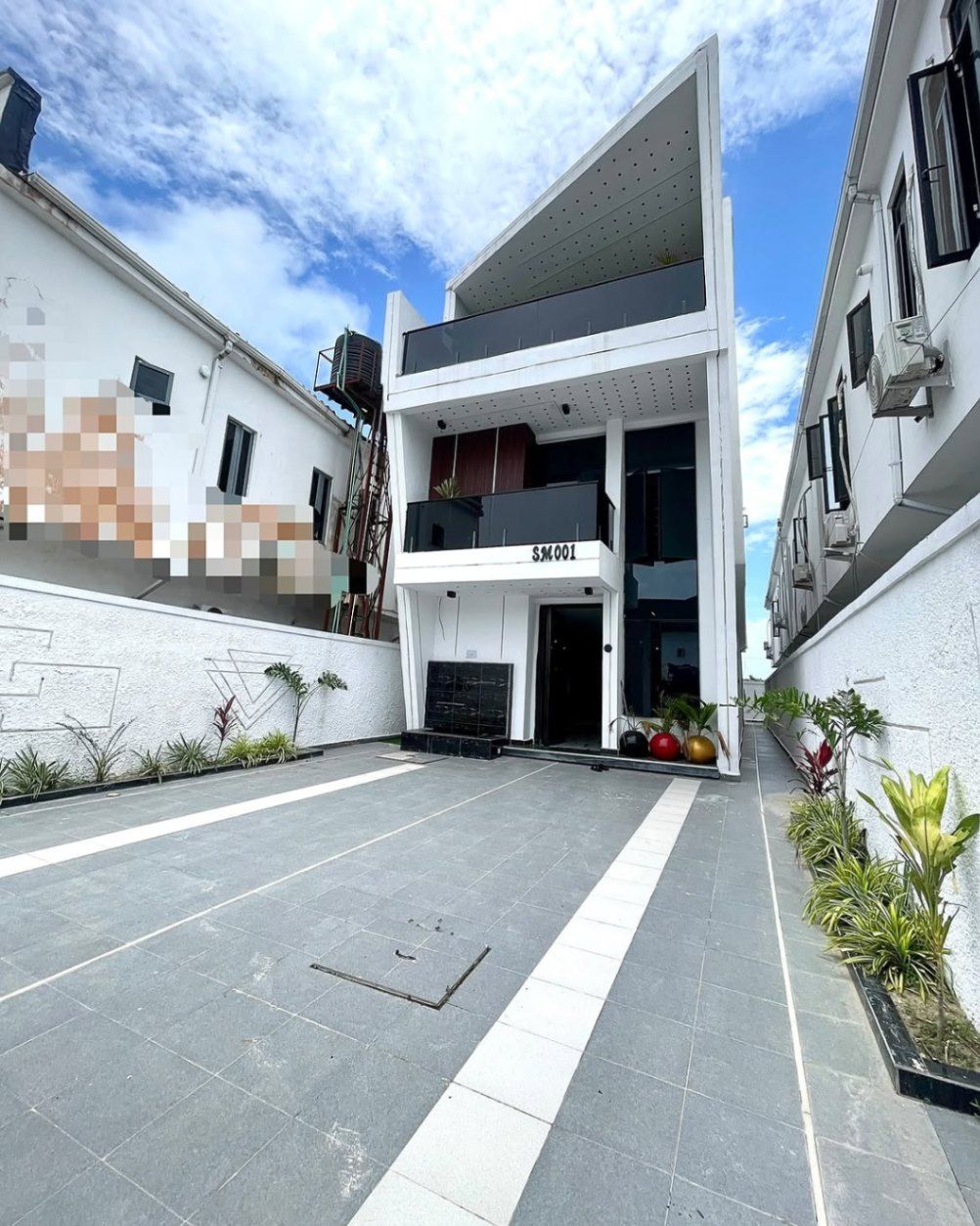 Four bedroom fully detached duplex