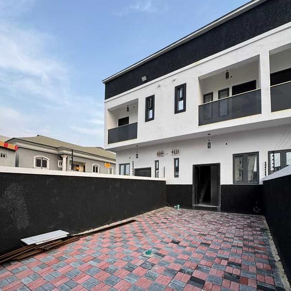 Three bedroom terrace duplex (405ajah) in Sangotedo