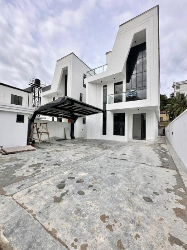 Well built five bedroom fully detached duplex in Chevron