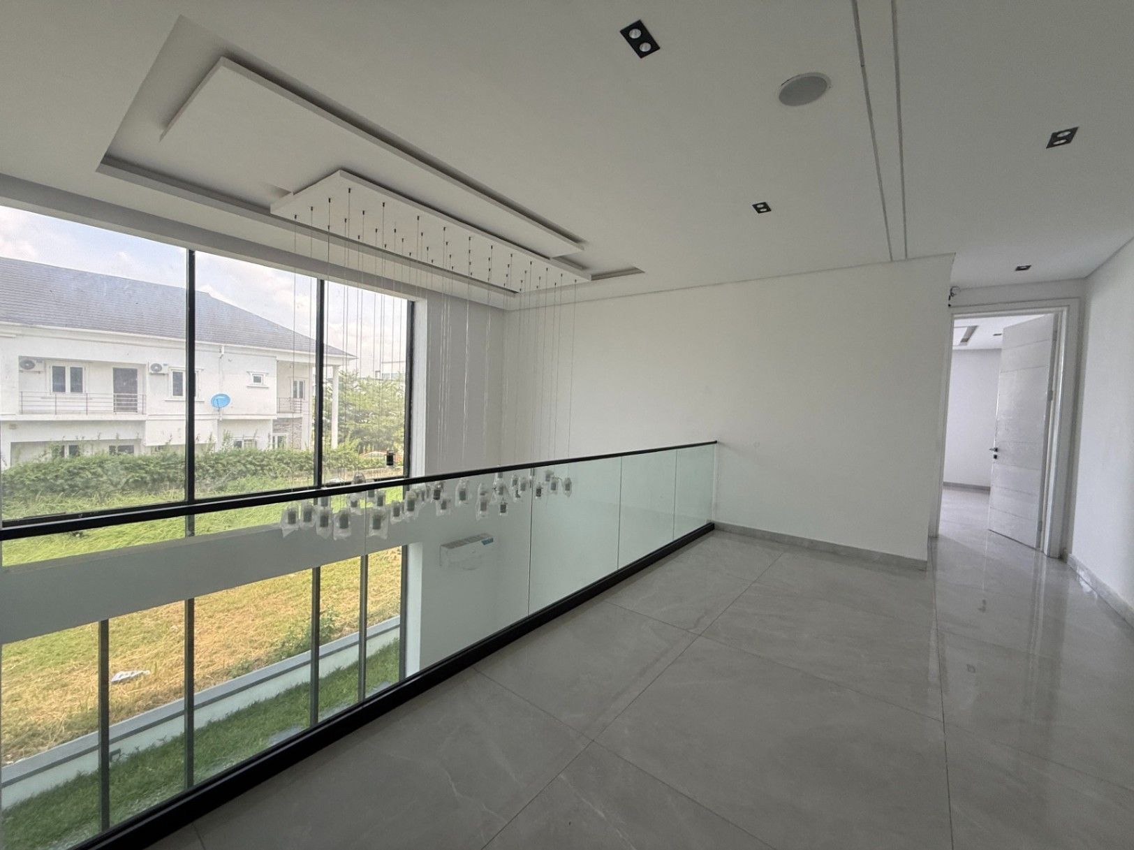 Five bedroom semi-detached duplex – photo 5