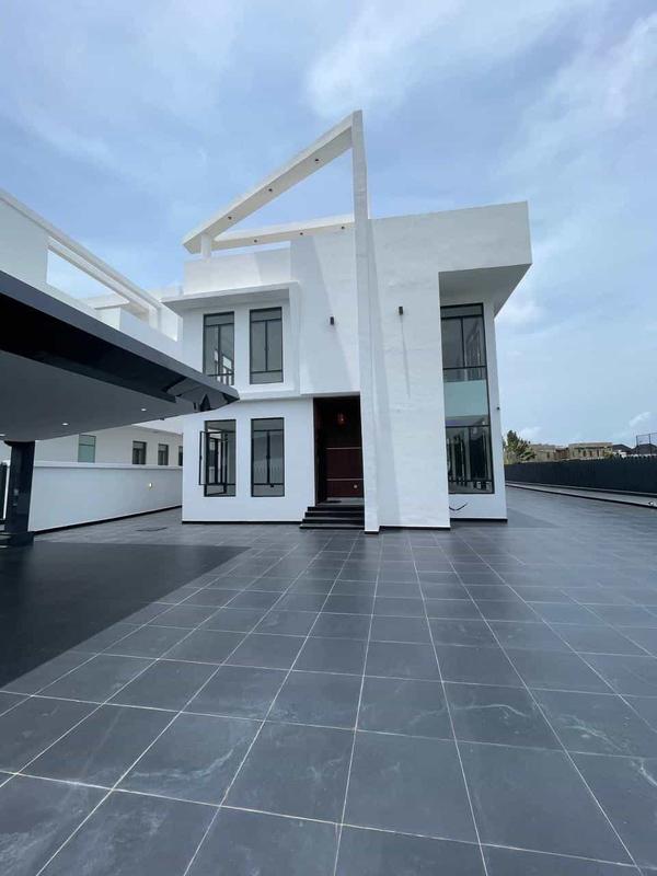 Five bedroom detached duplex (247osapa) in Osapa