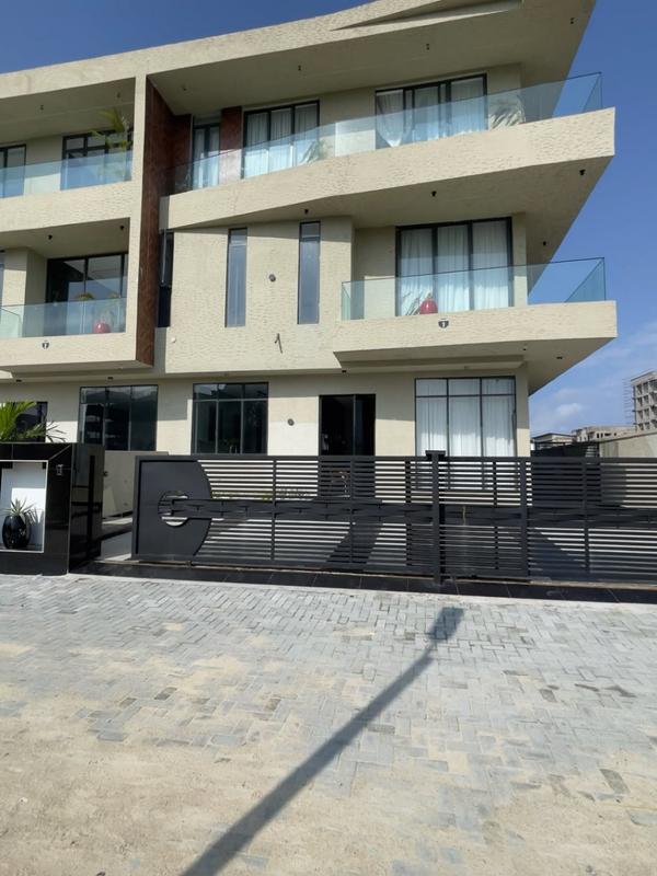 Five bedroom terrace duplex in Lekki Phase 1