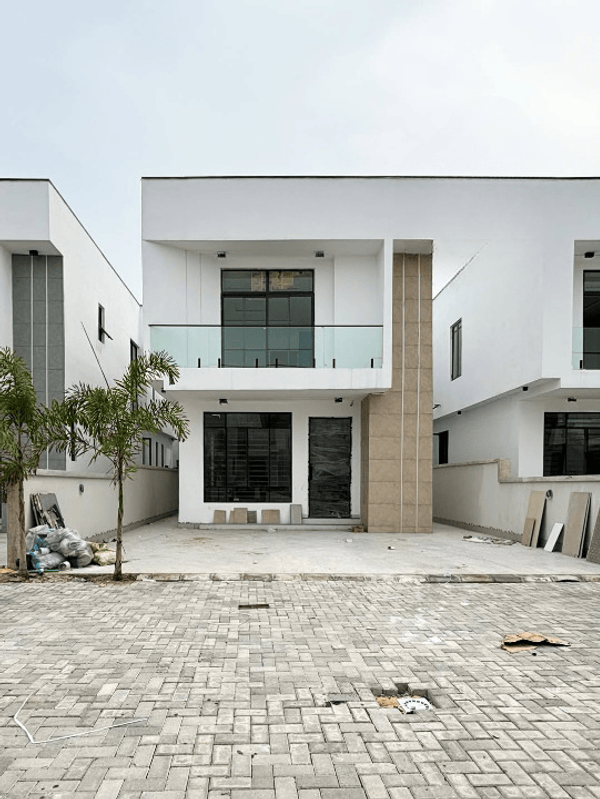 Four bedroom detached duplex (490orchid) in Orchid Road