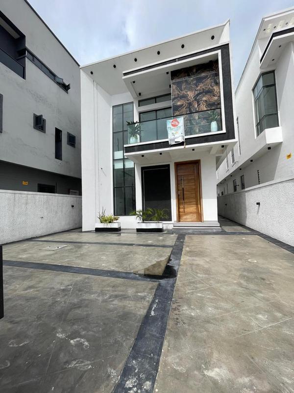 Beautifully crafted five bedroom detached duplex (164chevron) in Chevron