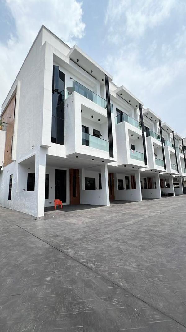 Five bedroom terrace duplex (52osapa) in Osapa