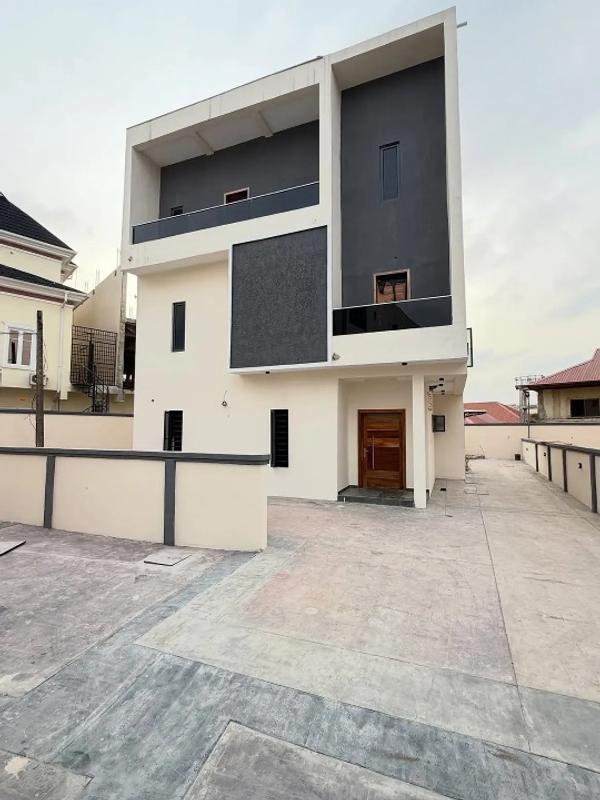 Four bedroom detached duplex in Chevron