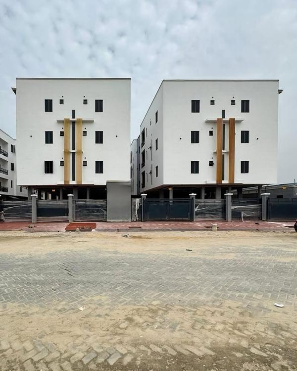 Three bedroom apartment with bq(720ikate) in Ikate