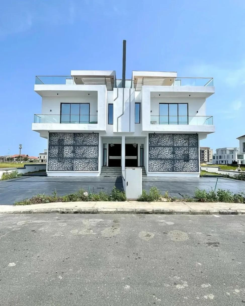 Five bedroom semi detached duplex in a modern estate