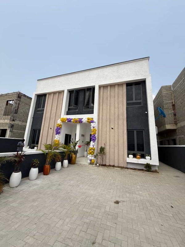 Three bedroom semi-detached duplex (350ibeju) in Eleko