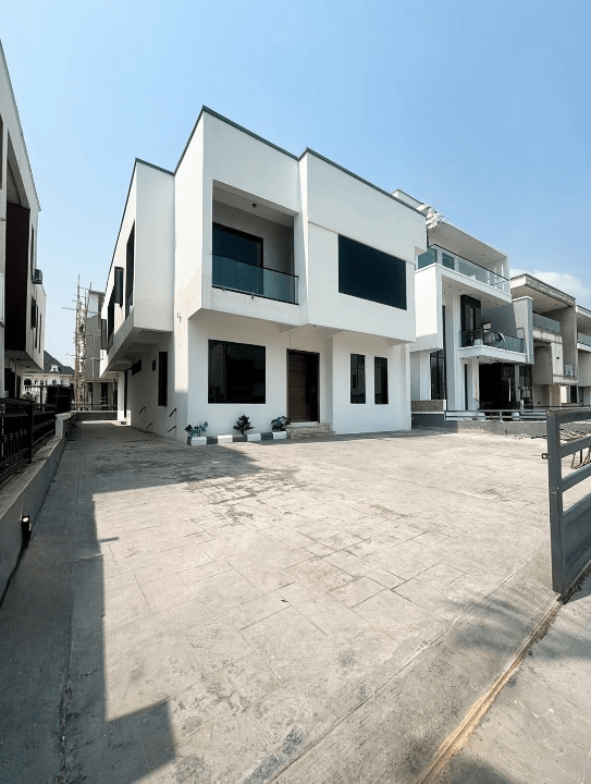 Five bedroom detached duplex (556ikota) in Ikota
