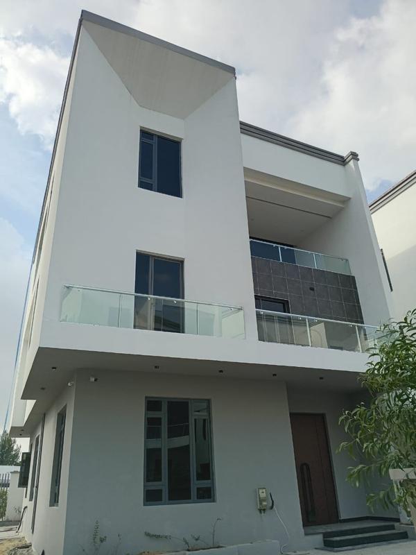 Five bedroom fully detached villa in Lekki Phase 1