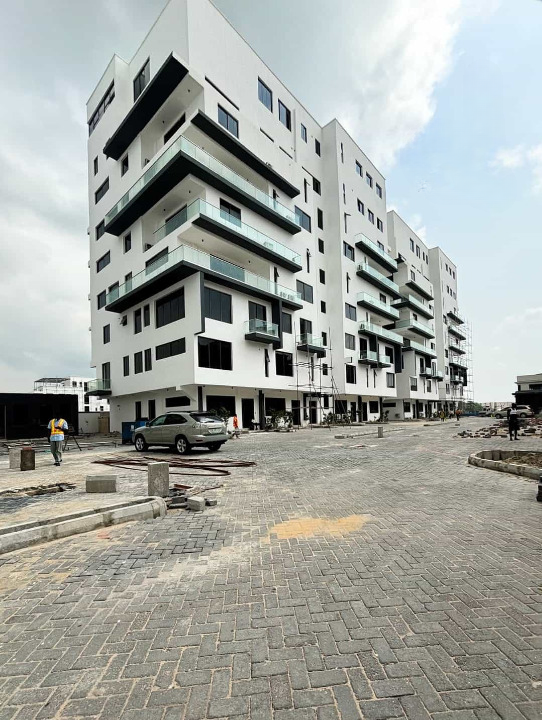 Four bedroom maisonette with furniture (485ikoyi)