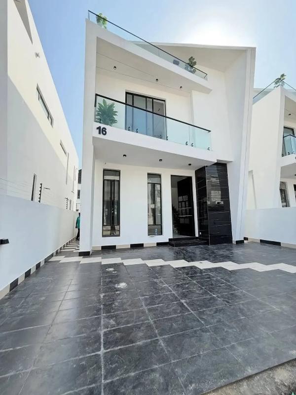 Four bedroom fully detached duplex with BQ in Orchid Road