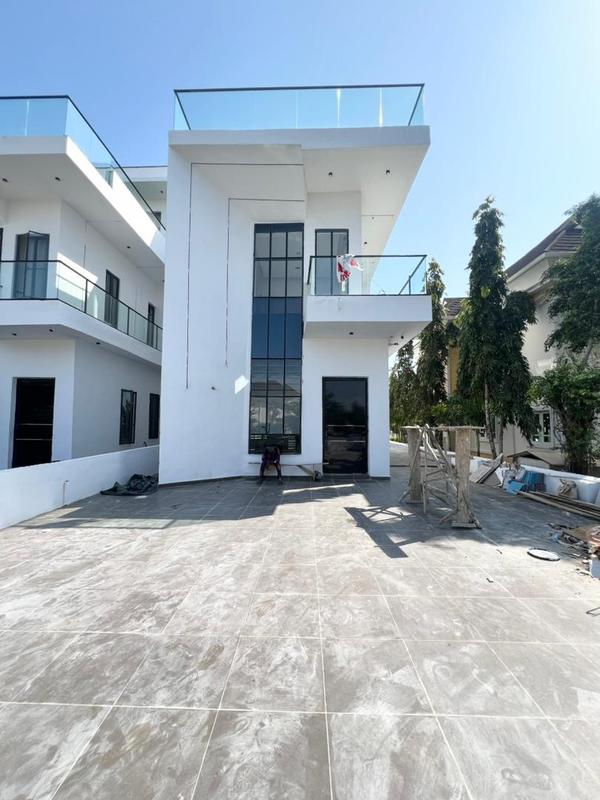 Contemporary five bedroom detached duplex (198orchid) in Orchid Road