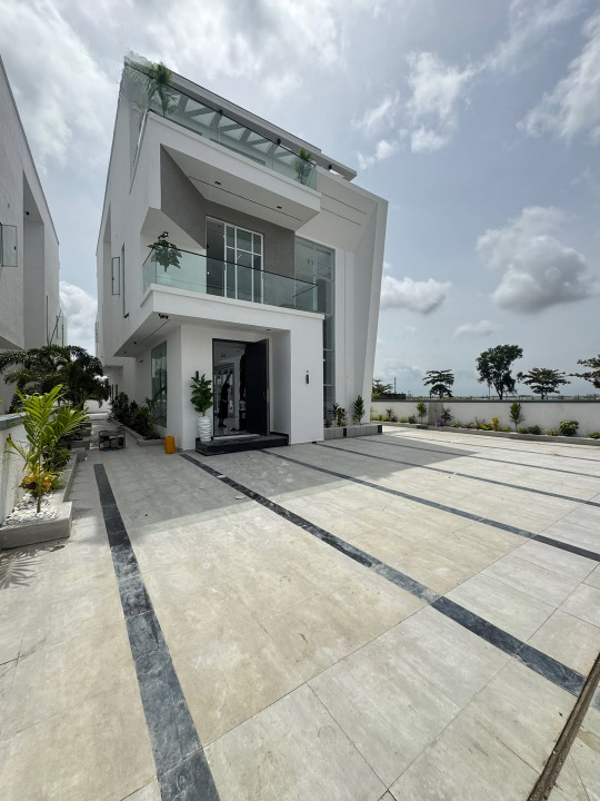 Premium five bedroom detached duplex in Osapa
