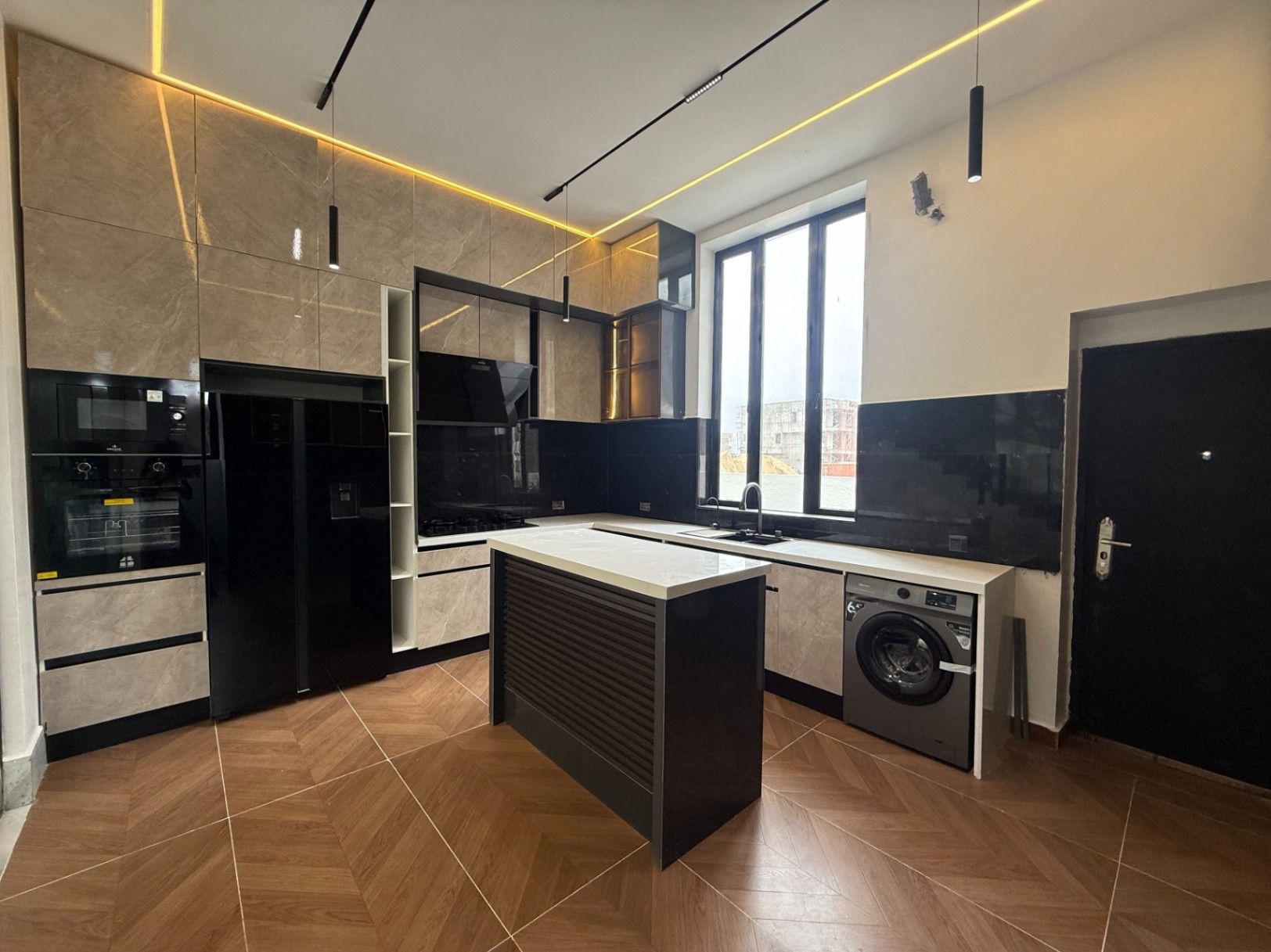 Five bedroom semi-detached duplex – photo 4