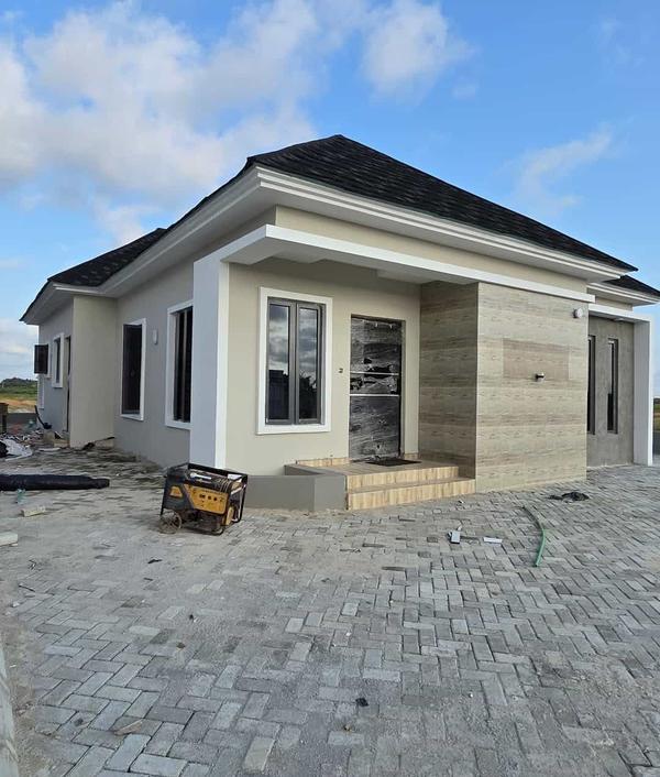 Three bedroom detached bungalow (365ibeju) in Eleko