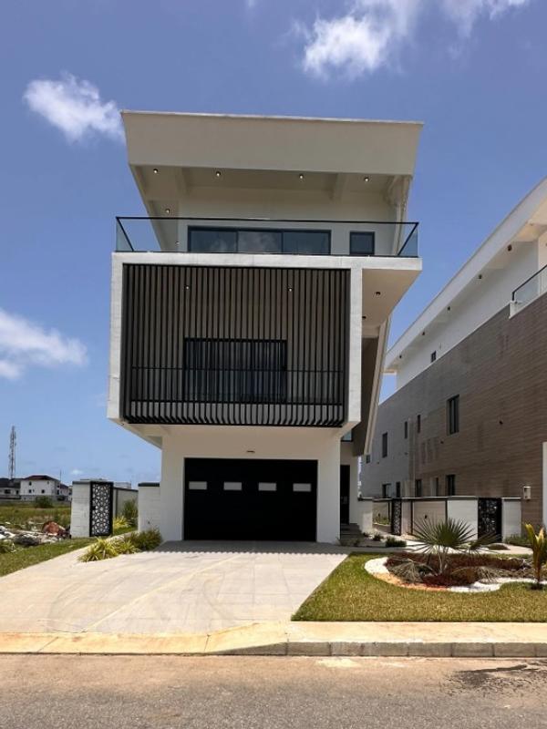 Five bedroom fully detached duplex