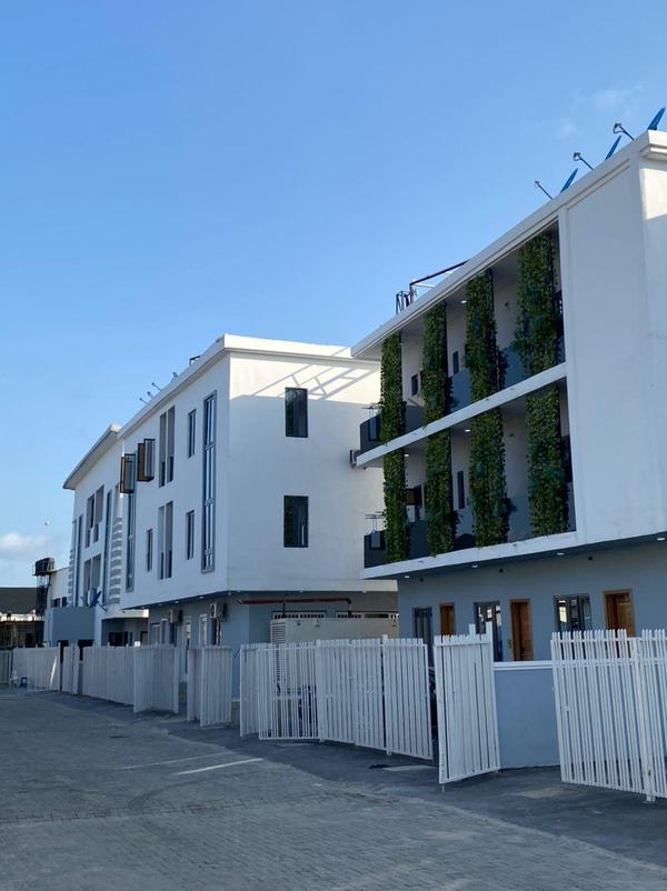 Five bedroom semi detached duplex (212ikota) in Ikota