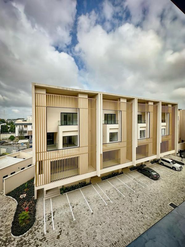 Five bedroom terrace duplex with bq in Banana Island