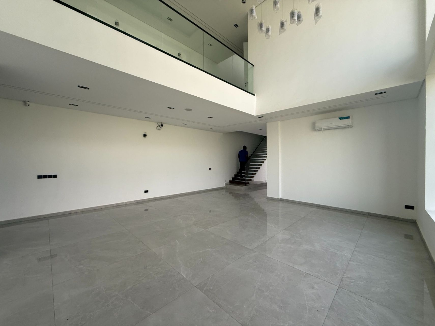 Five bedroom semi-detached duplex – photo 3