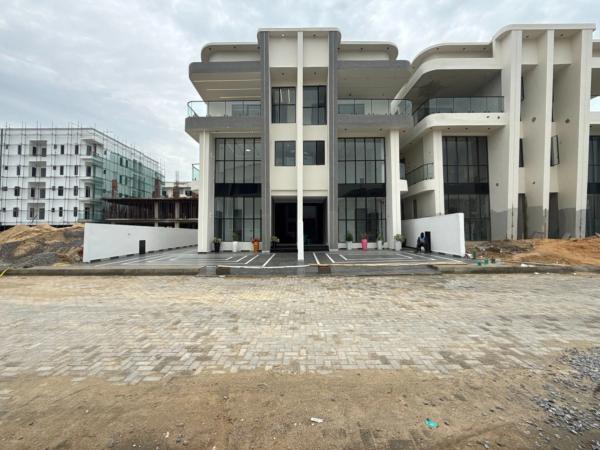 Five bedroom semi-detached duplex in Lekki Phase 1