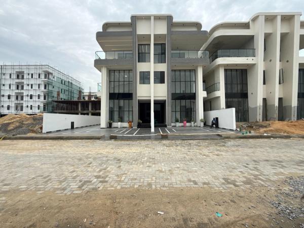 Five bedroom semi-detached duplex in Lekki Phase 1