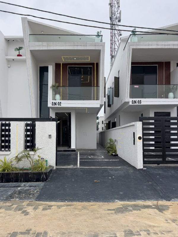 Four bedroom semi detached duplex (833ikota) in Ikota