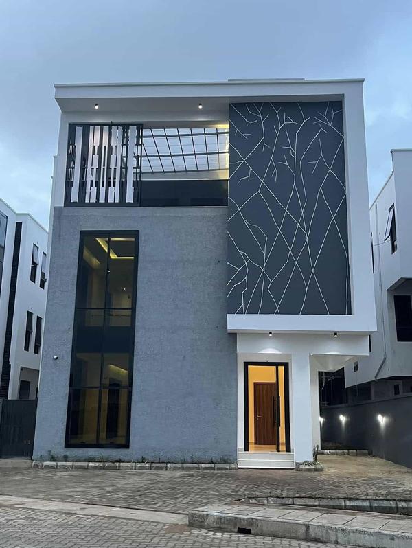 Luxury five bedroom detached duplex (380ikate) in Ikate