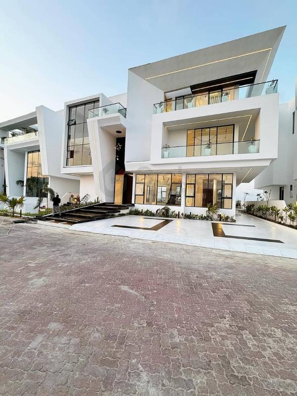 Luxury 5 Bedroom Detached Duplex (01Osapa) in Osapa