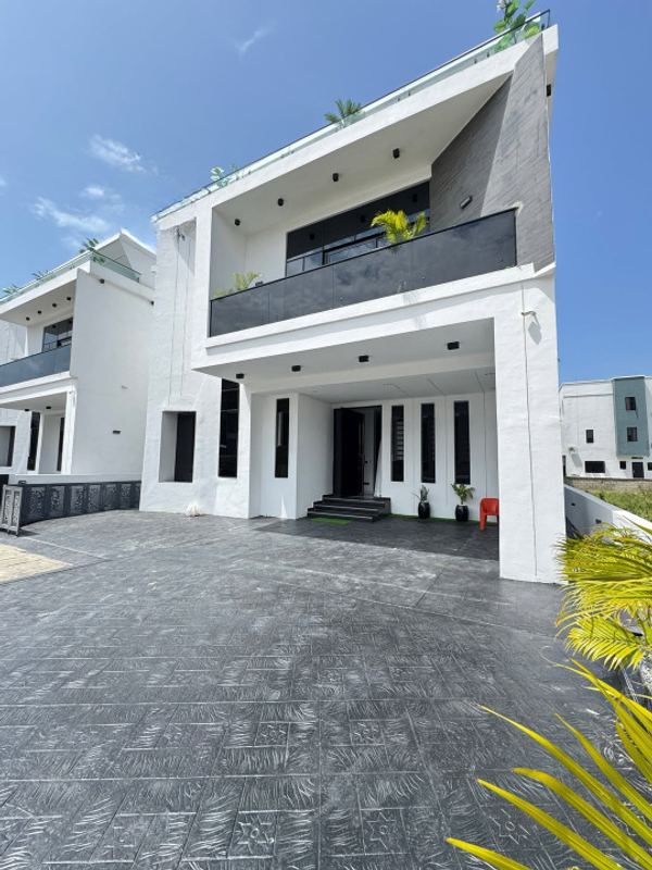 Five bedroom detached duplex in Chevron