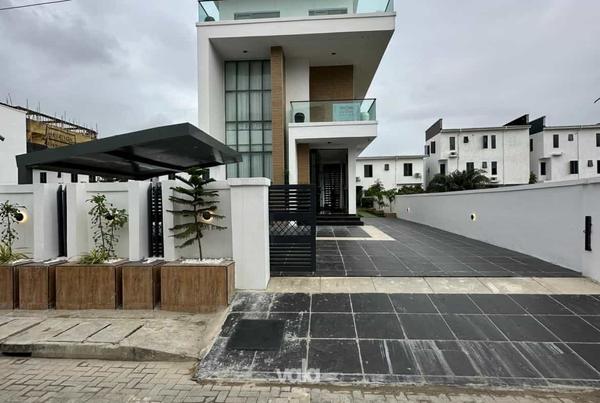 Stunning five bedroom fully detached duplex (15osapa) in Osapa