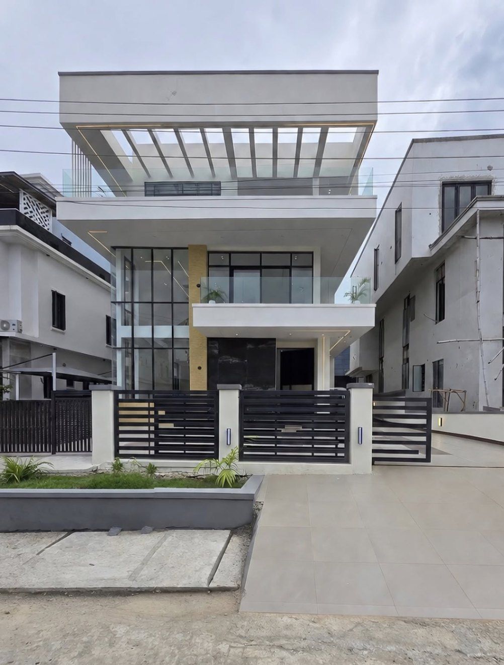 Five bedroom fully detached duplex with bq