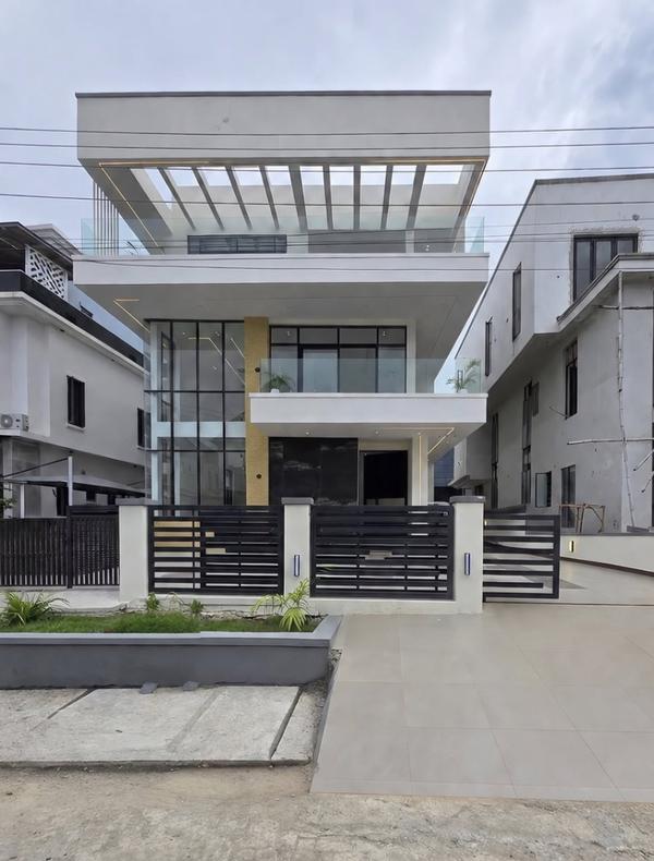 Five bedroom fully detached duplex with bq in Ikota