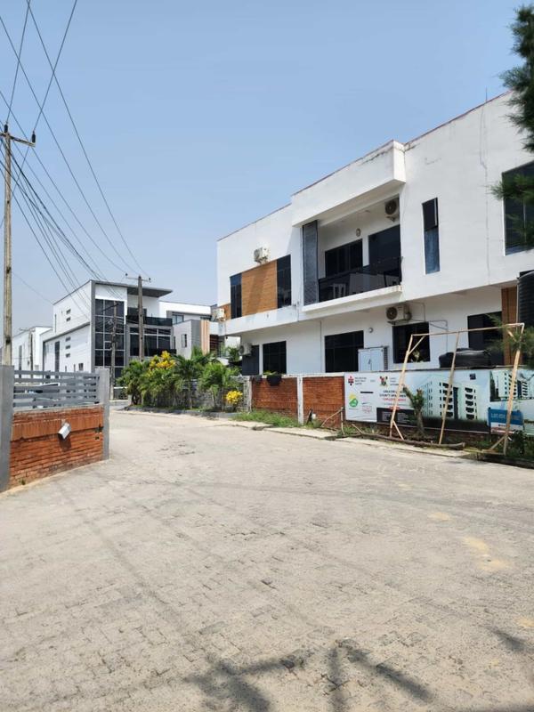 Megamound Estate Ikota Review: Prices, History & Investment