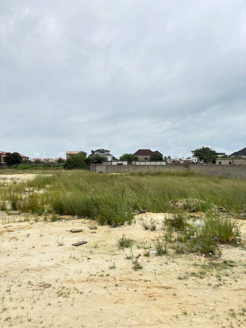 500 sqm land in a secure environment