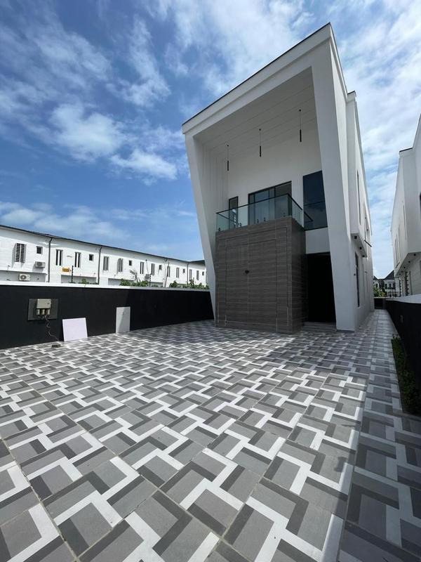 Five bedroom detached duplex (152orchid) in Orchid Road