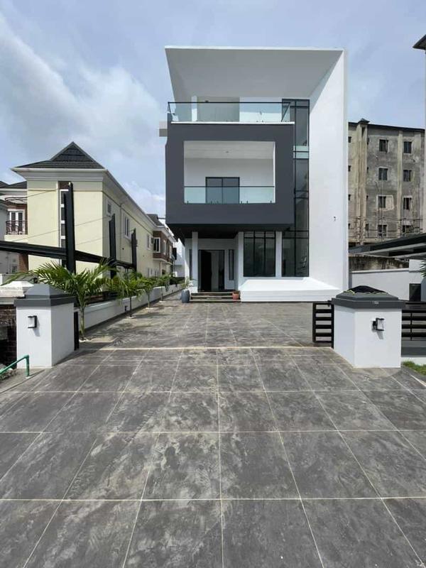 Six bedroom detached duplex (354ikota) in Ikota
