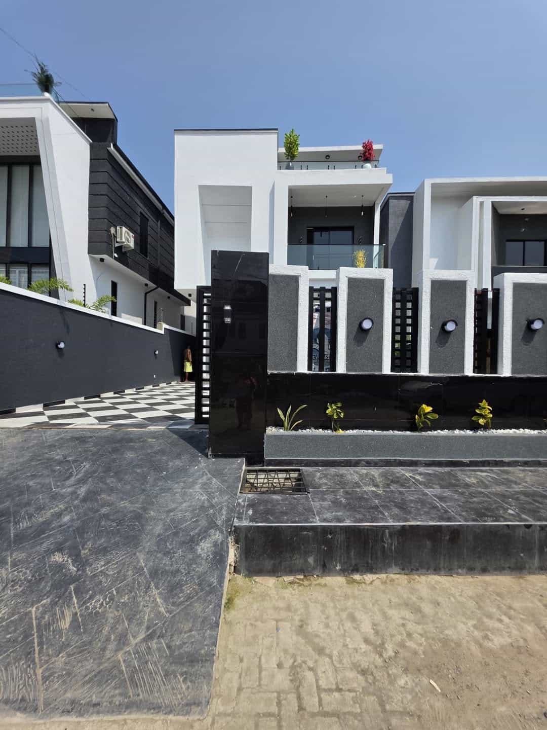 Five bedroom detached duplex (402ajah)