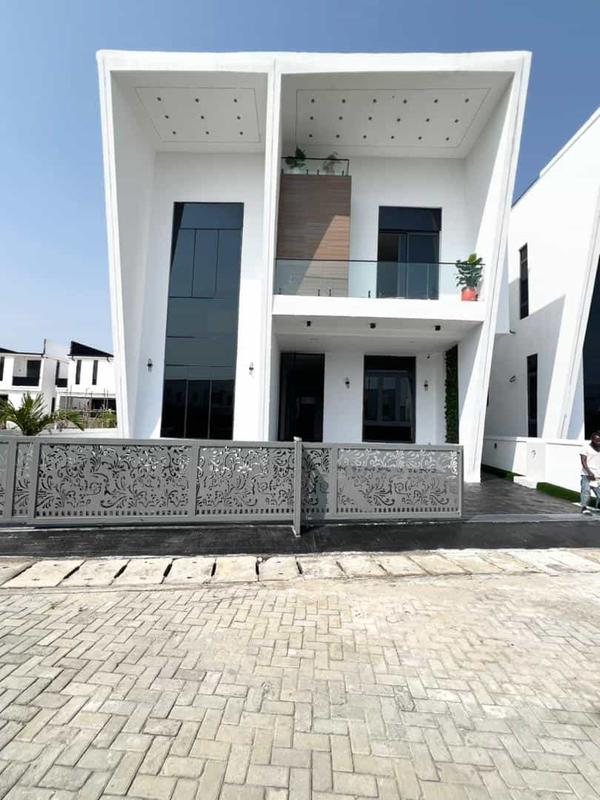 Five bedroom detached duplex (267chevron) in Chevron