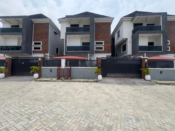 Five bedroom detached duplex in Lekki Phase 1