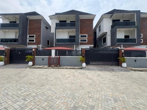Five bedroom detached duplex in Lekki Phase 1