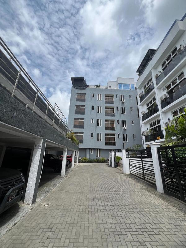 Luxury three bedroom apartment in Banana Island