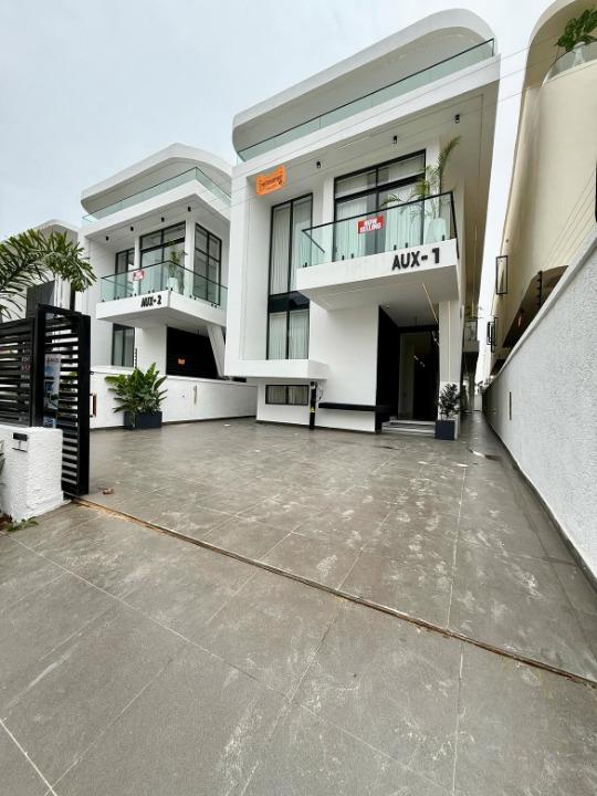 Five bedroom fully detached duplex with bq in a gated estate in Orchid Road