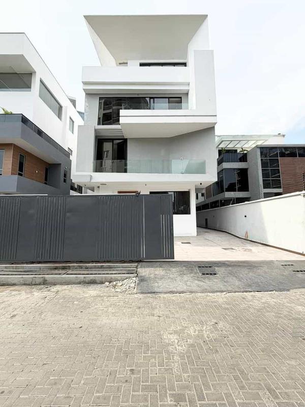 Stuning five bedroom detached duplex (388ikoyi) in Ikoyi