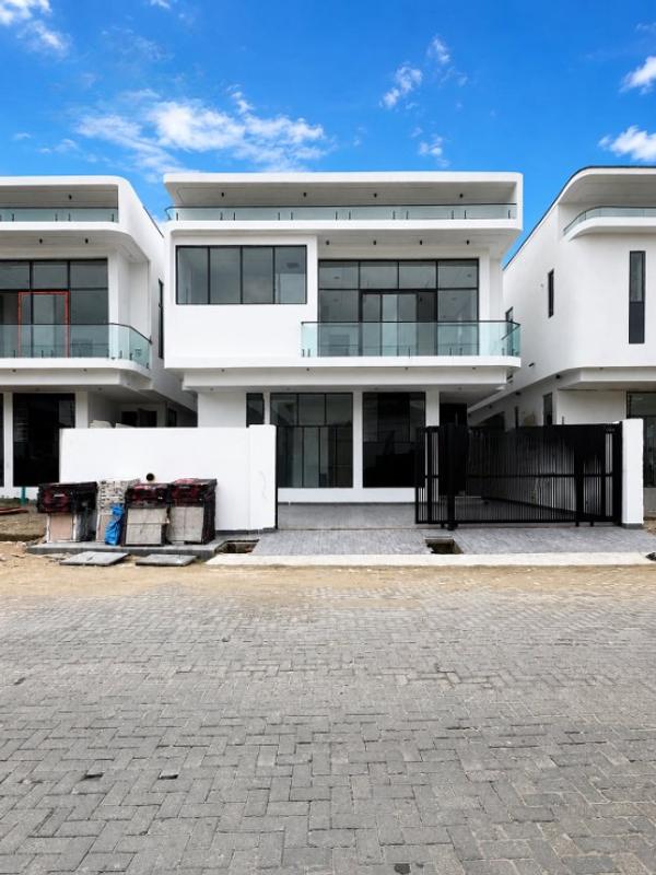 Four bedroom fully detached duplex